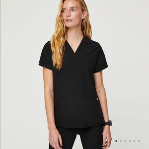 Figs Black Scrub Top